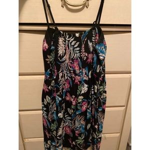 Cute little black dress!